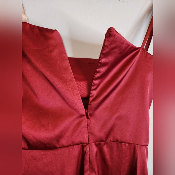 NWT IEENA for MAC DUGGAL One Shoulder Dress, color Dark Red, size 2 - Picture 7 of 13